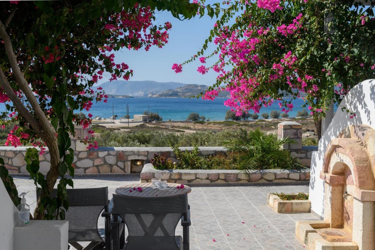 Κalamitsi Rooms & Apartments Кимолос Экстерьер фото