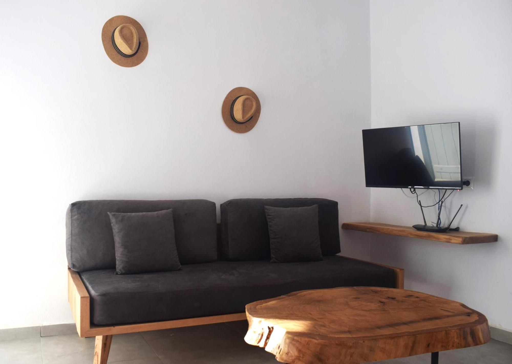 Κalamitsi Rooms & Apartments Кимолос Экстерьер фото