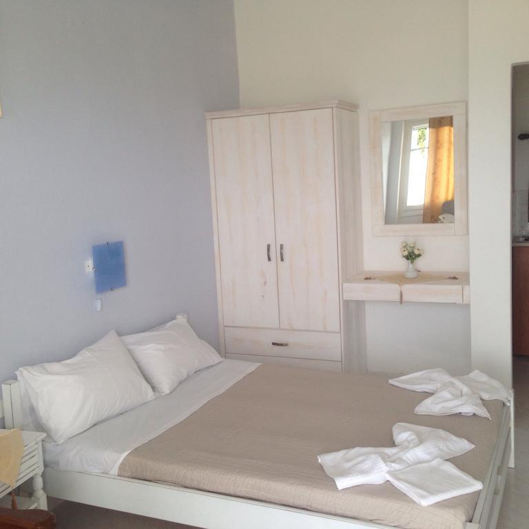 Κalamitsi Rooms & Apartments Кимолос Экстерьер фото