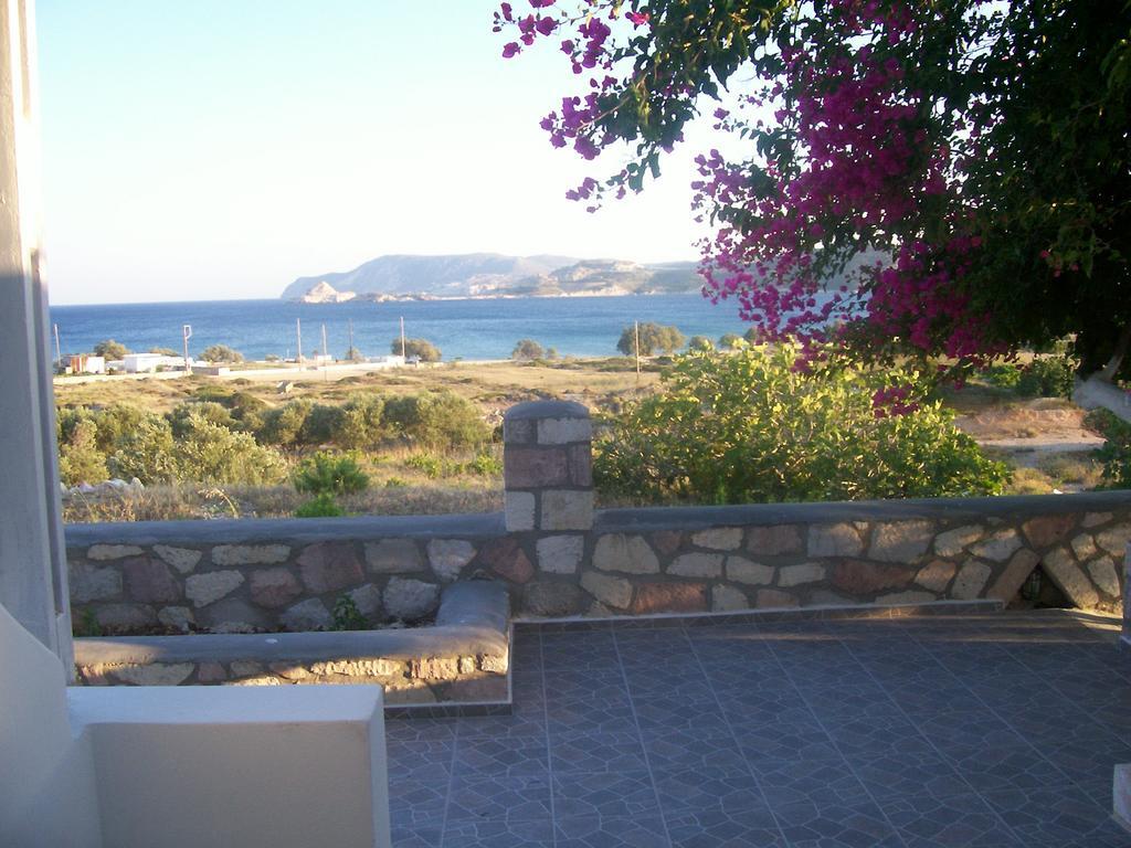 Κalamitsi Rooms & Apartments Кимолос Экстерьер фото