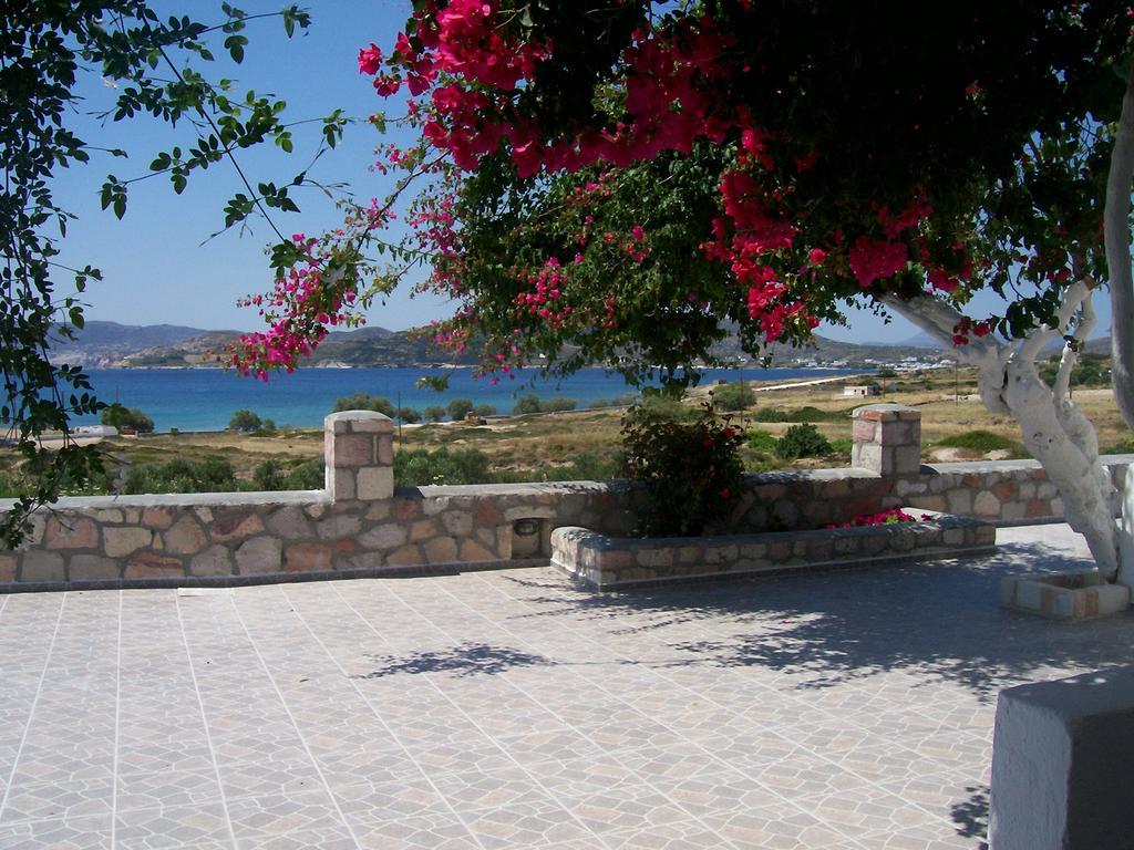 Κalamitsi Rooms & Apartments Кимолос Экстерьер фото