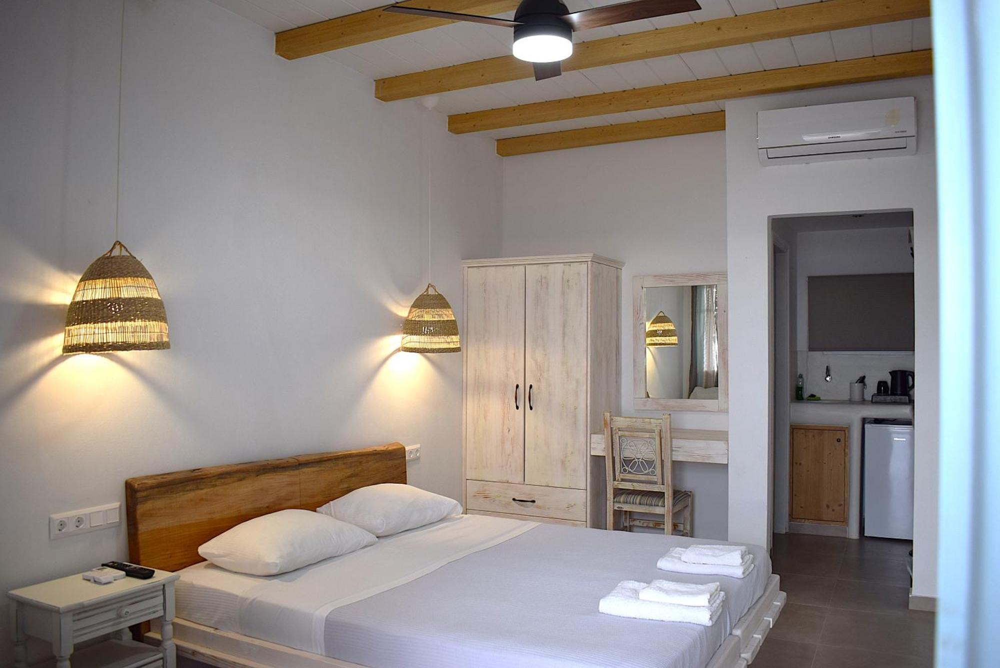 Κalamitsi Rooms & Apartments Кимолос Экстерьер фото